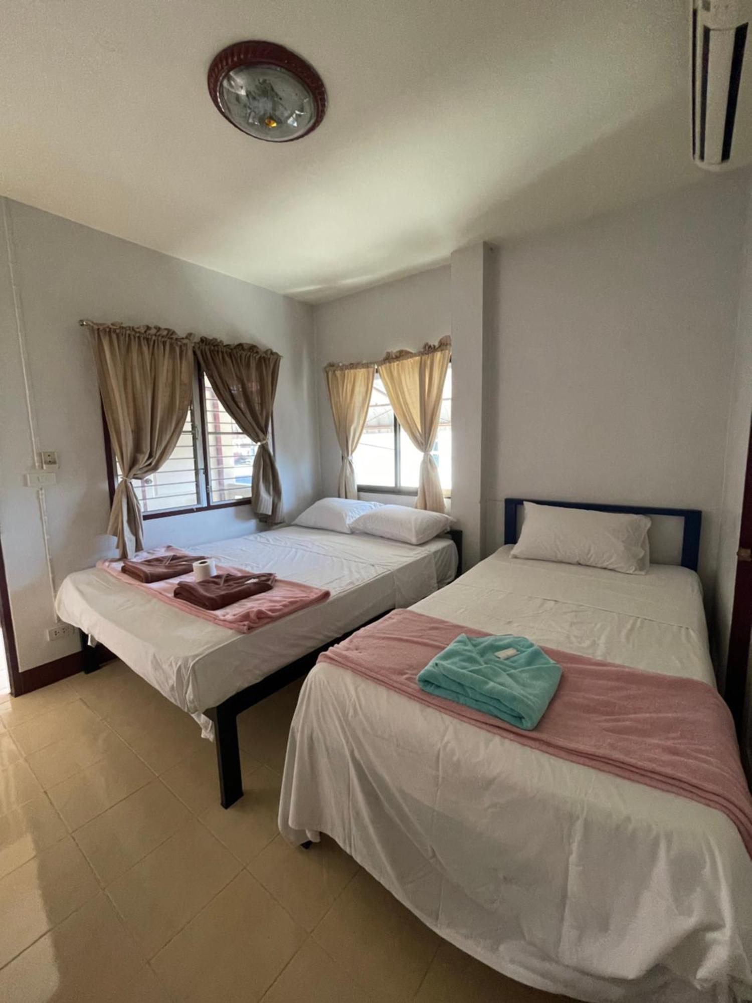 Jj Guesthouse Чиангмай Екстериор снимка