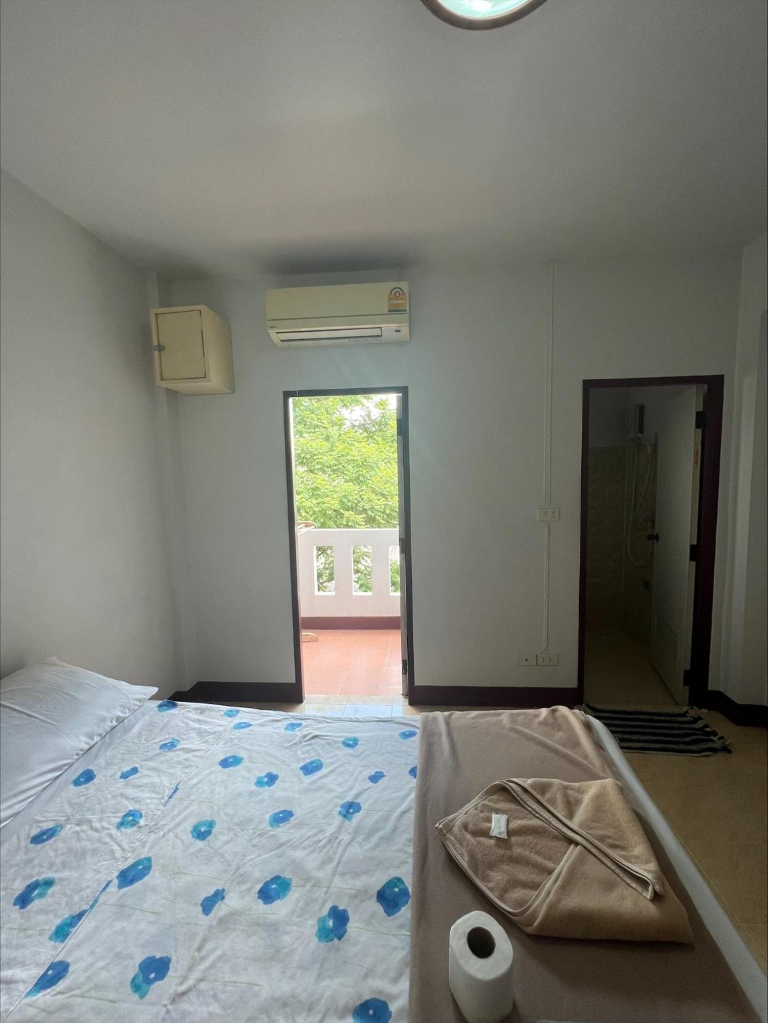 Jj Guesthouse Чиангмай Екстериор снимка
