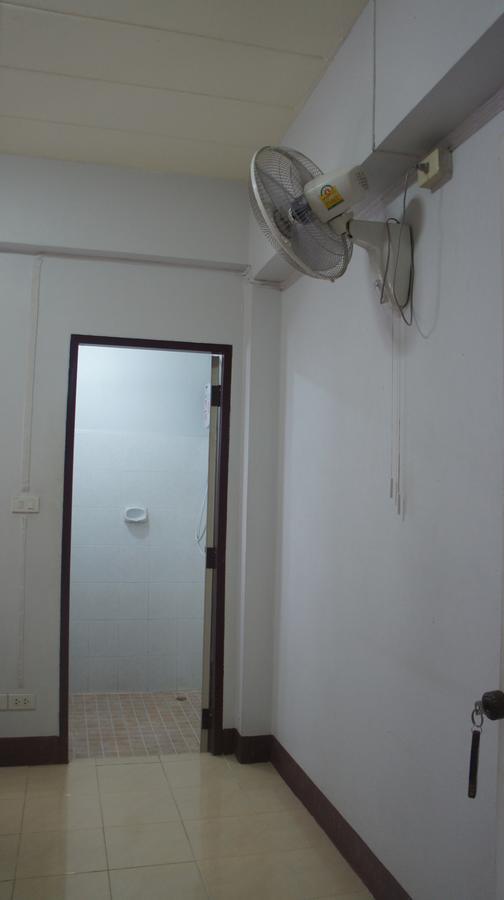 Jj Guesthouse Чиангмай Екстериор снимка
